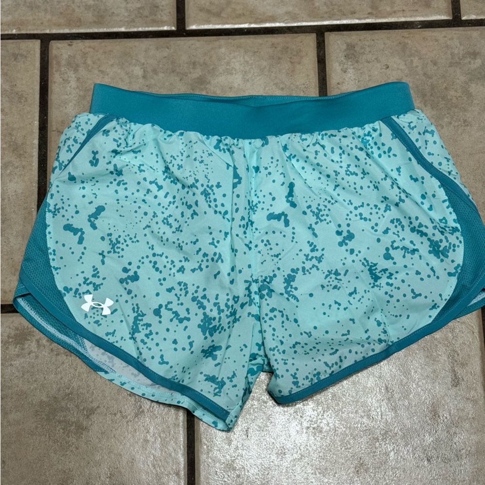 Women’s Under Armor Fly by 2.0 shorts small with liner